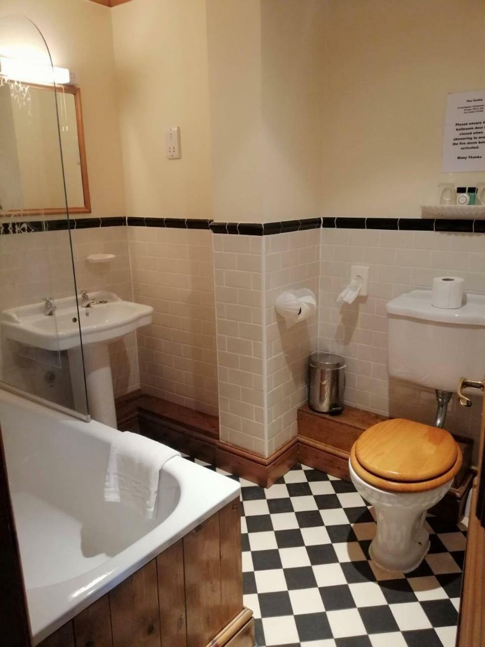 The Vestry Hotel Chichester Bagian luar foto